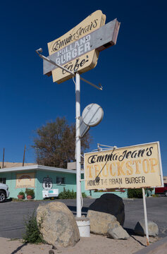 Emma Jean's Holland Burger Cafe, Route 66, California, USA