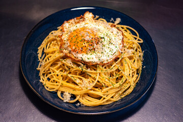 目玉焼き乗せパスタ