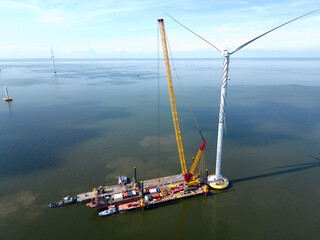 Construction of an offshore windpark
