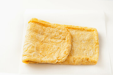 折り畳んだ薄揚げ