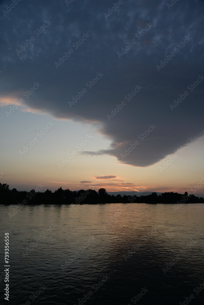 Wall mural Abend an der Drau bei Ptuj