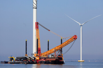 Construction of an offshore windpark