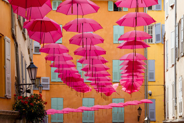 La via degli ombrelli