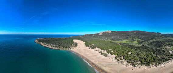 vista panorámica de la playa de Bolonia en el municipio de Tarifa, Andalucía