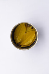 Decoction of bay leaves as a herbal medicine, bay leaves are rich in benefits