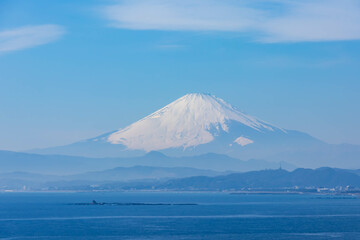 江ノ島大橋から見た海と富士山