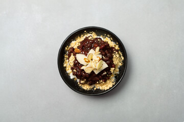 Rice cake topping on red bean bingsu	