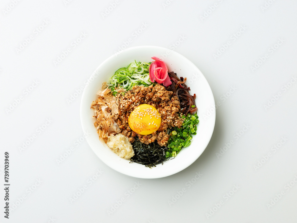 Poster grilled pork with scallion and egg rice bowl