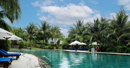 Fototapeta na wymiar pool in tropical resort