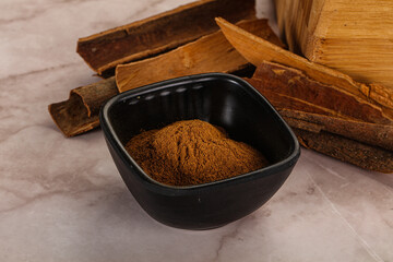 Natural Cinnamon powder with sticks