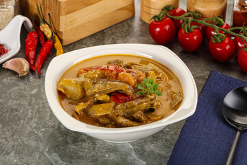 Yellow THai curry with beef