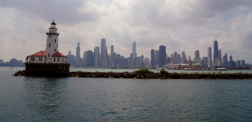 Naklejka premium Chicago Harbor Light, Lake Michigan, Illinois, United States