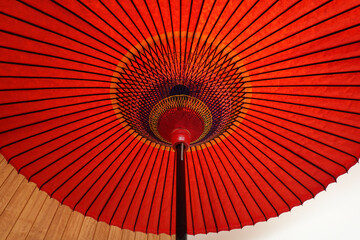 大きな赤い和傘（野点傘）