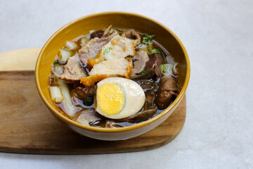 Rolled rice noodle, Pork soup with egg