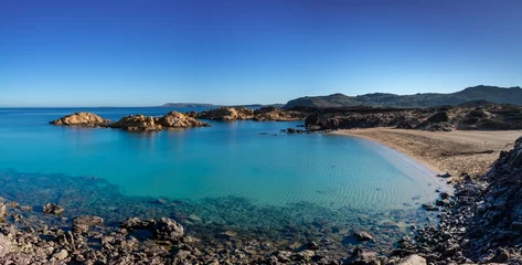 Samtvorhänge Cala Pregonda, Insel Menorca, Spanien landscape view of the idyllic Cala Pregonda in northern Menorca