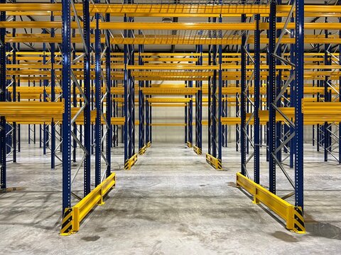 empty shelves in distribution warehouse, empty warehouse interior