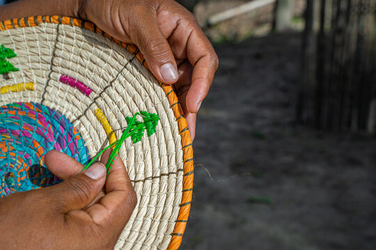 ARTESAN&Iacute;AS ETNIAS KUKAMA, TRABAJOS EN FIBRA DE PALMERA DE CHAMBIRA, AMAZONIA EMPRENDEDORA