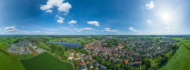 Luftaufnahme der Gemeinde Kißlegg in Oberschwaben, 360 Grad Rundblick