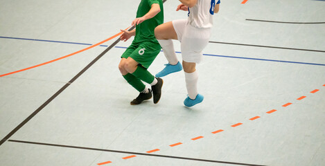 Futsal Hallen Fußball und Sporthallenboden in einer Sporthalle mit diversen Spielfeld Linien
