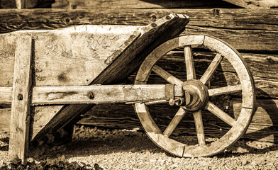 Fototapeta na wymiar old wooden cart at a farm