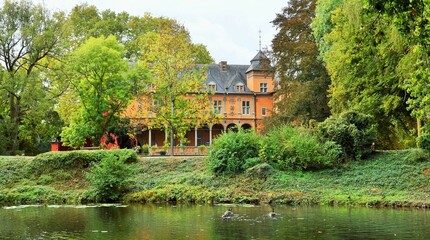 ein Schloß im Park