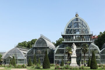 Fototapeta na wymiar Greenhouse in park of la tête d'or in Lyon, France 