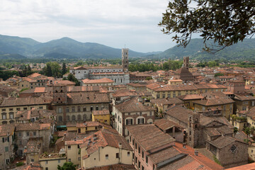 Obraz premium Italy Pisa city view on a cloudy day