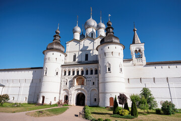 Fototapeta na wymiar Church of the Resurrection in the Rostov Kremlin, Golden Ring Russia.