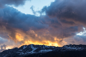 Fototapeta premium sunset in the mountains