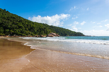 turismo na  praia Grande cidade de Governador Celso Ramos Santa Catarina Brasil praia Caravelas