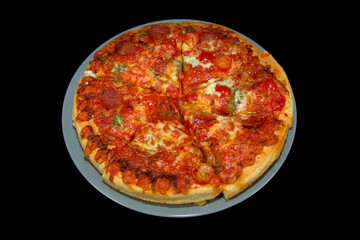 Tiefkühlpizza, frisch aufgebacken.