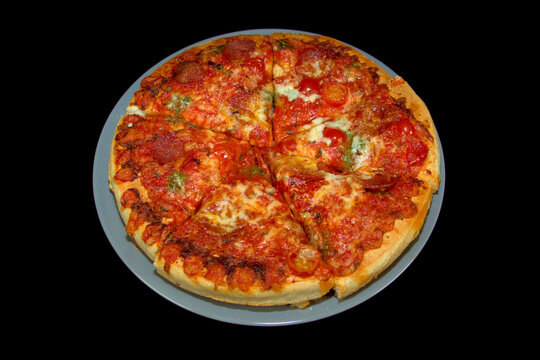 Tiefk&uuml;hlpizza, frisch aufgebacken.