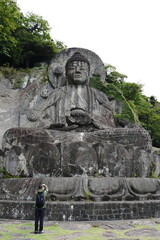 Fototapeta na wymiar 鋸山（のこぎりやま）は日本の千葉県の山。日本寺、地獄のぞきなどがある観光地。