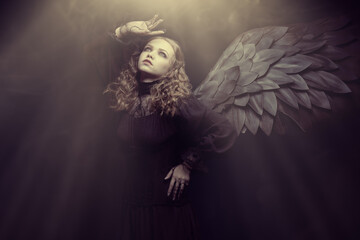 black angel girl - 740520799