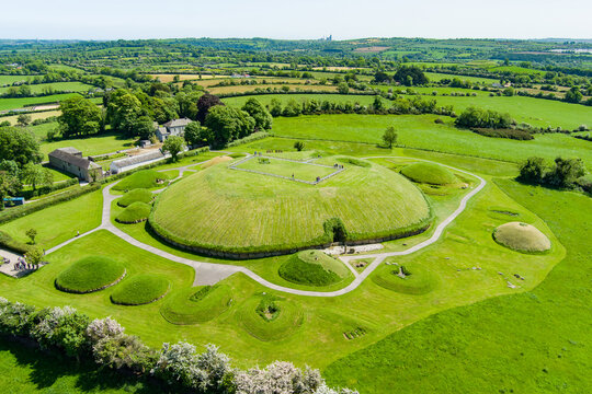 Aerial view of Knowth, the largest and most remarkable ancient monument in Ireland. Prehistoric passage tombs, part of the World Heritage Site of Bru na Boinne, valley of the River Boyne.