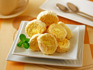Lemon cream rolls.