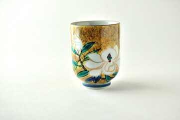 九谷焼の泰山木湯呑