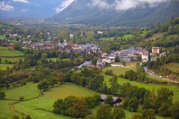 Fototapeta na wymiar Broto town in Pyrenees mountains, Spain