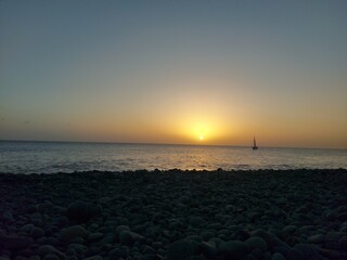 sol, anoitecer, escuro, paisagem, ar livre, natureza, praia, ilha, vista, mar, água, rochas, nuvens