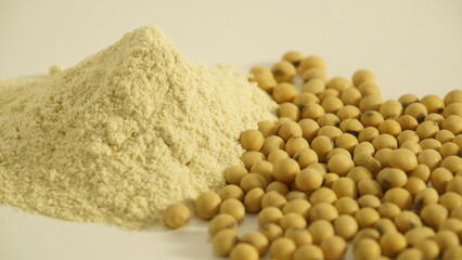 Arveja amarrilla y harina