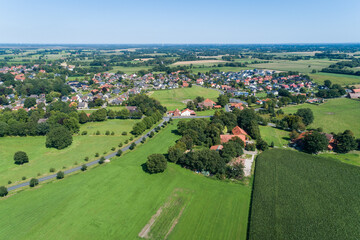 Siedlung oder Dorf in Deutschland aus der Luft