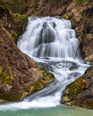 Fototapeta premium Wasserfall am Obernachkanal bei Wallgau, Bayern