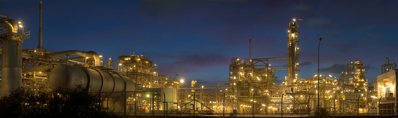 Gas turbine power plant with power in twilight, factory energy concept