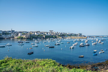 Le Conquet Finistere Bretagne Frankreich. Fischerdorf am Atlantik mit Fischerbooten