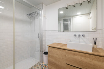 Modern Bathroom Interior with Elegant Fixtures