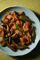 胡瓜と茄子のピリ辛味噌炒め