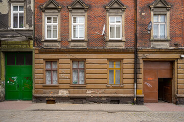 Fototapeta na wymiar abandoned bricks buildings in Katowice