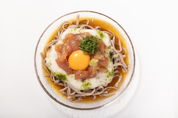 まぐろの山かけそば　（冷やし蕎麦）