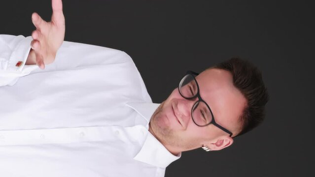 Vertical so-so gesture uncertain answer guy unsure