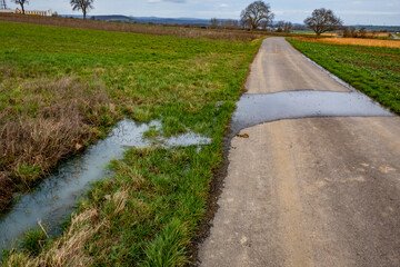 Feuchter Ackerboden nach vielem Regen